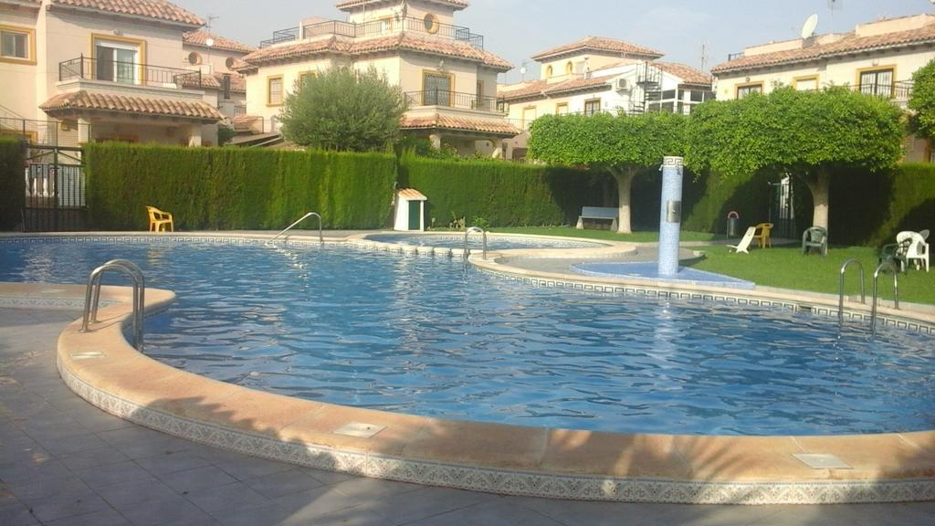 Holiday Home Torre De Pisa Torrevieja Buitenkant foto